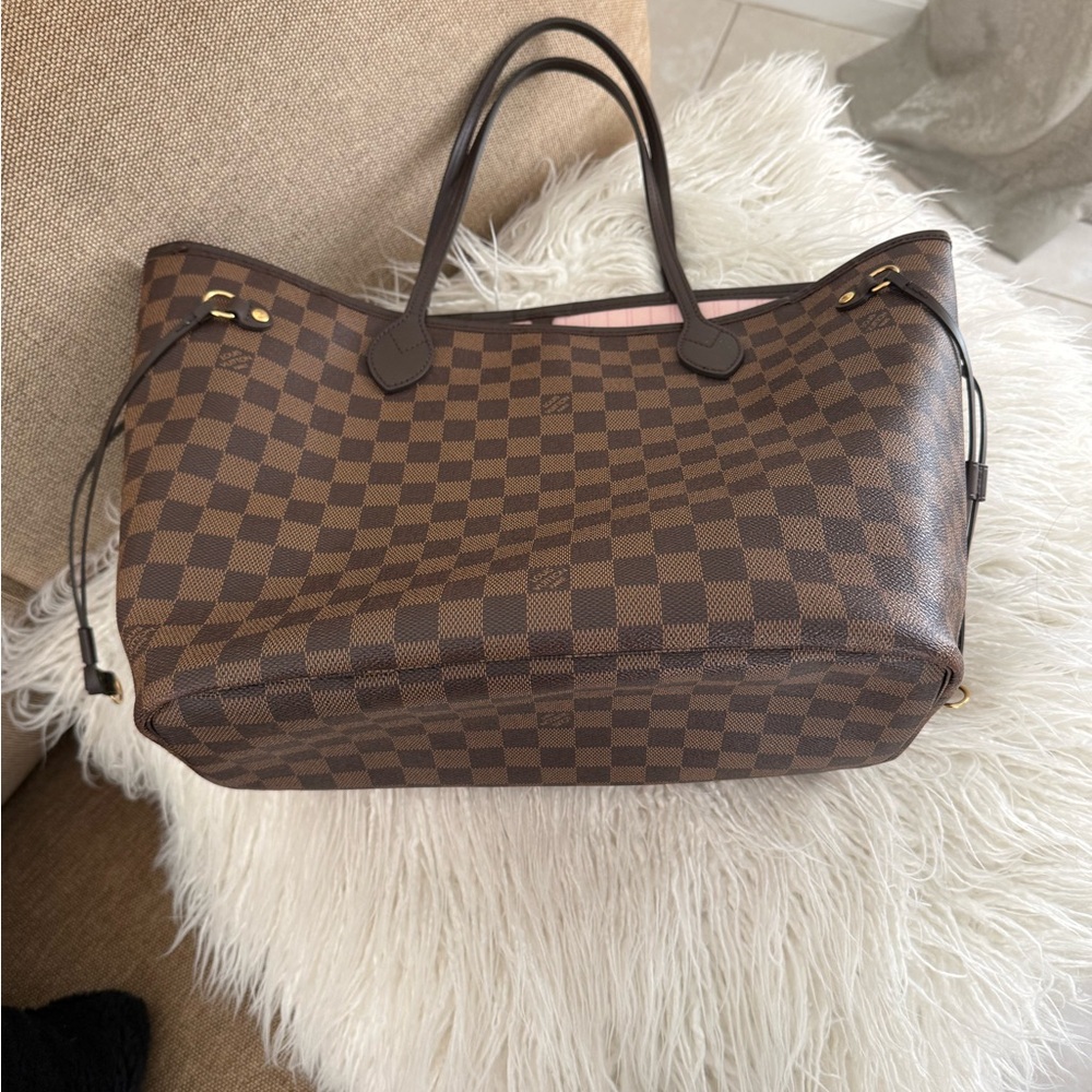 Louis Vuitton Brown Checkered Tote with Soft Pink Lining - Picture 2 of 6